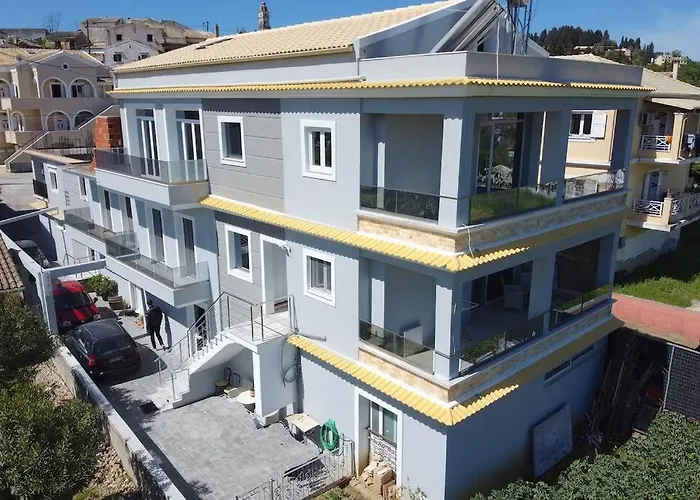 Potamos Deluxe White Apartment
