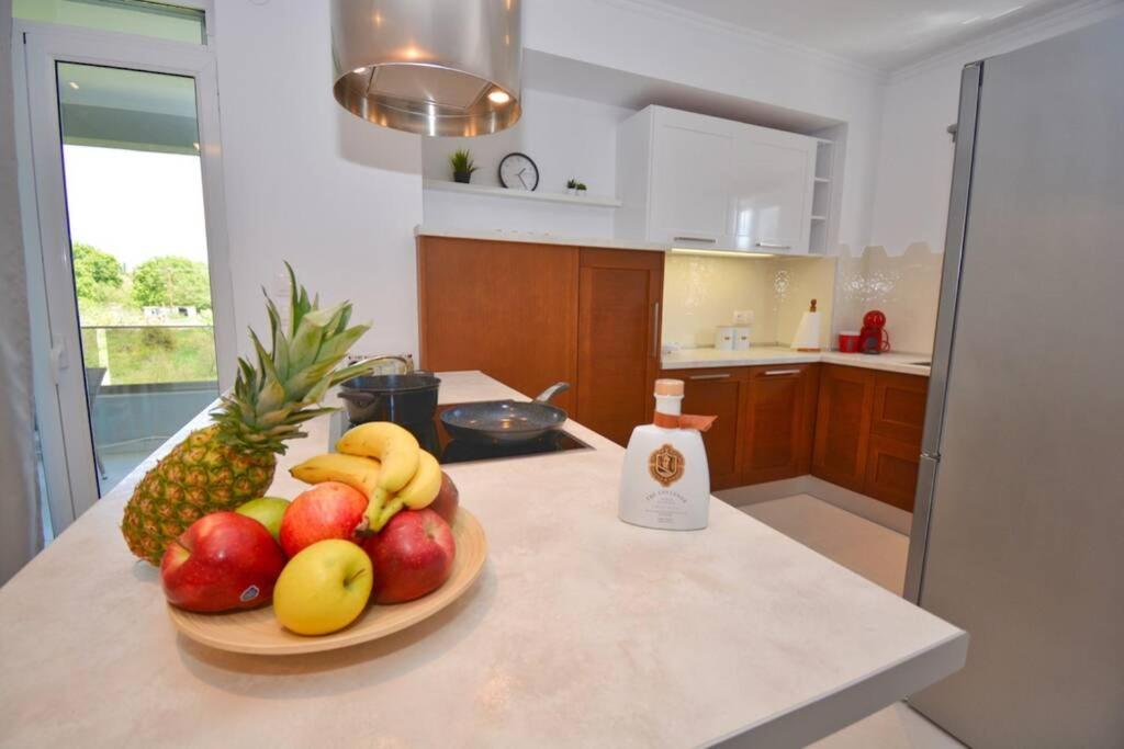Apartment Deluxe White *