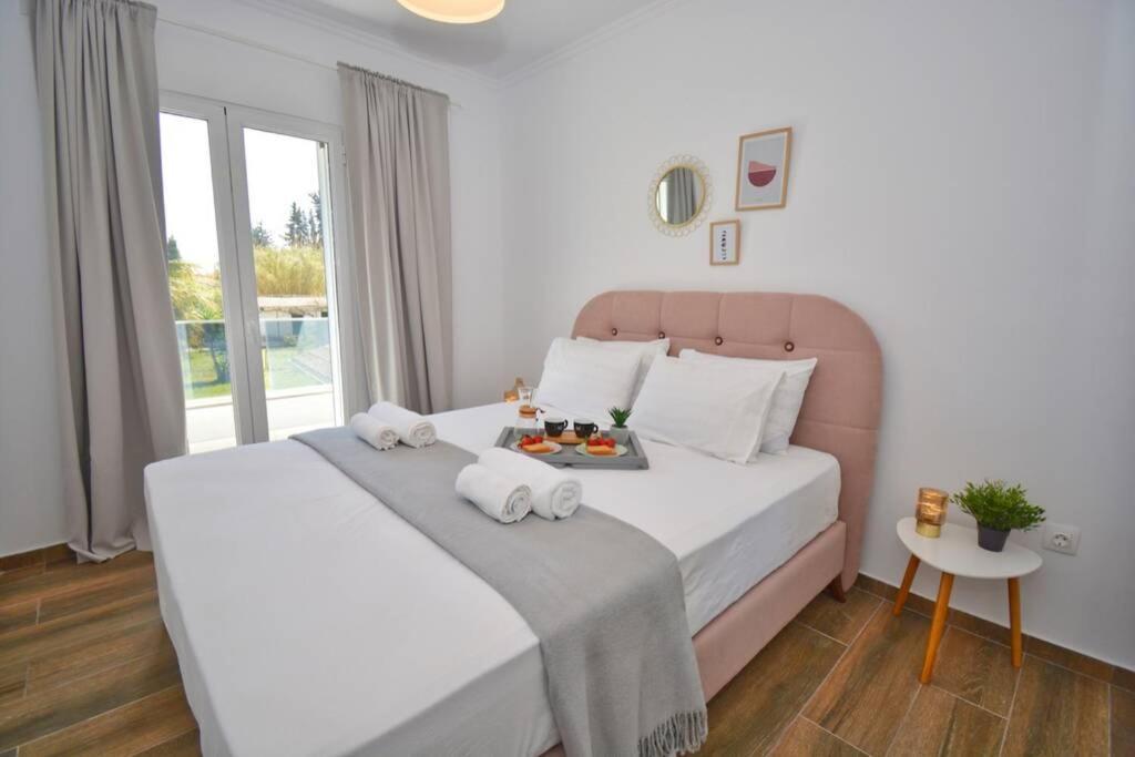 Deluxe White Apartment Potamos (Corfu)